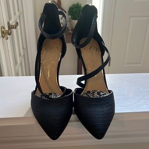 Beautiful Jessica Simpson heels